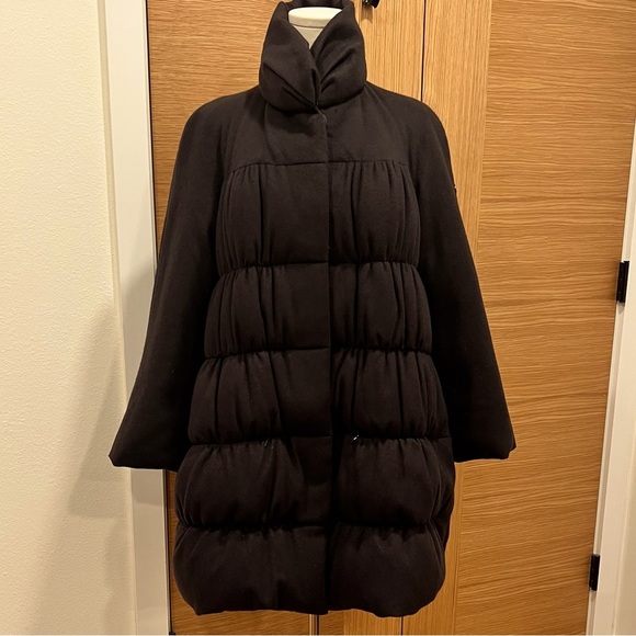 Moncler | Women’s | Down Coat | Black | Size 2 | Excellent Condition - Picture 1 of 16